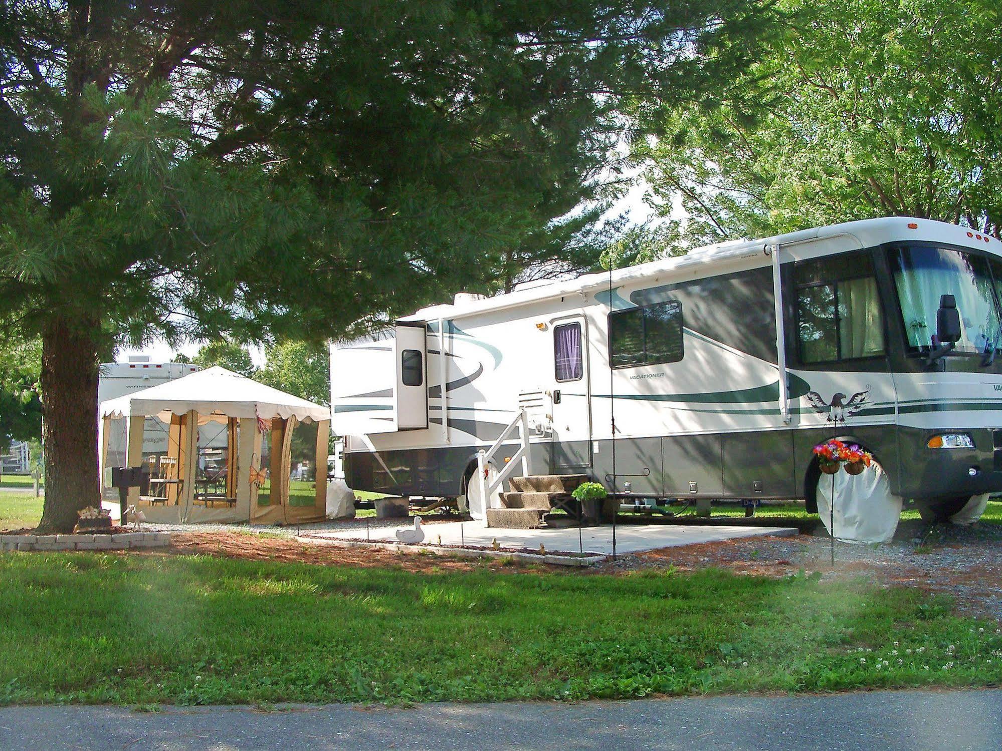 Circle M Rv & Camping Resort - Caravan Park Millersville ภายนอก รูปภาพ