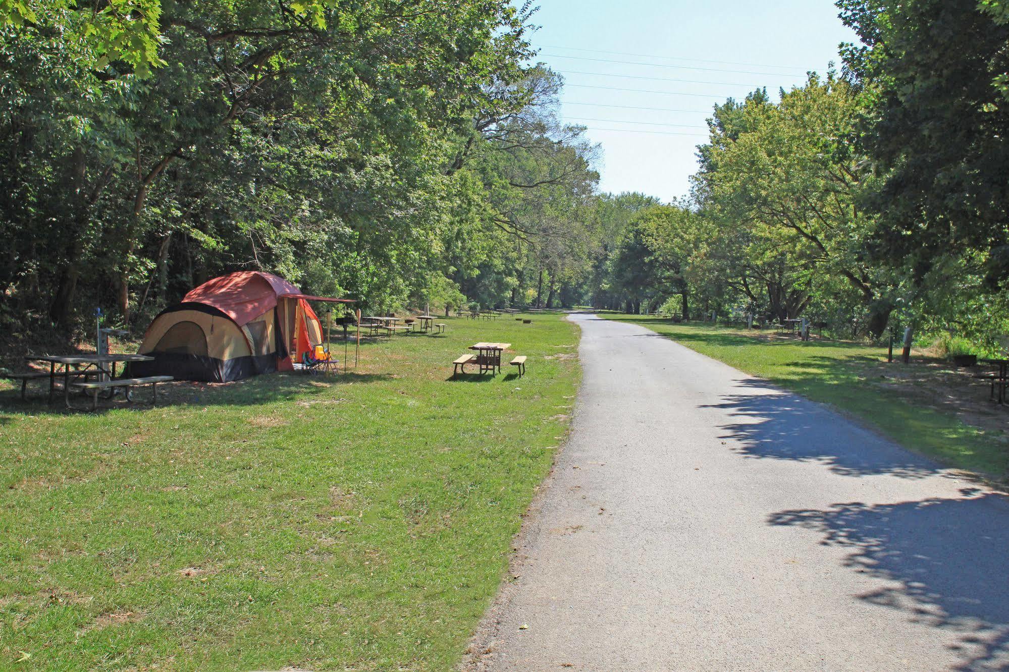 Circle M Rv & Camping Resort - Caravan Park Millersville ภายนอก รูปภาพ